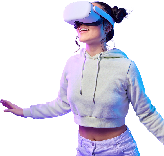 Девушка в VR-гарнитуре